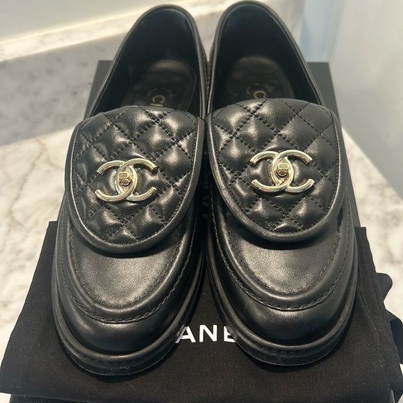 CHANEL TURNLOCK LOAFERS -size 37.5 - Picture 1 of 7